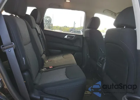 2018 Nissan Pathfinder S z USA, uszkodzony, nr VIN 5N1DR2MM9JC632832